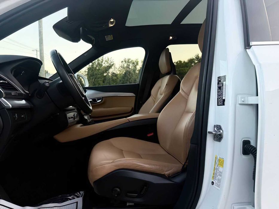Volvo XC90      2018