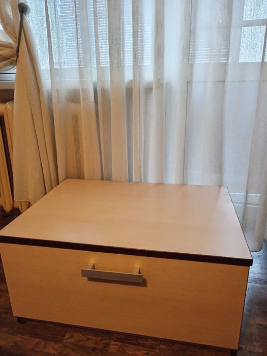 Тумба для речей в кімнату