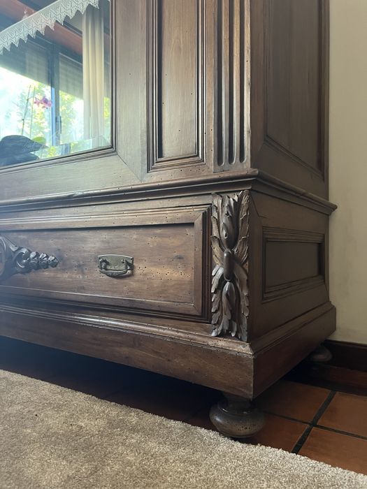 Movel de Sala c/ vitrine com mais de 150 anos