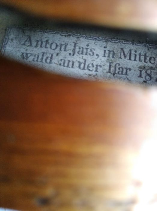 Stare skrzypce w dobrym stanie replika