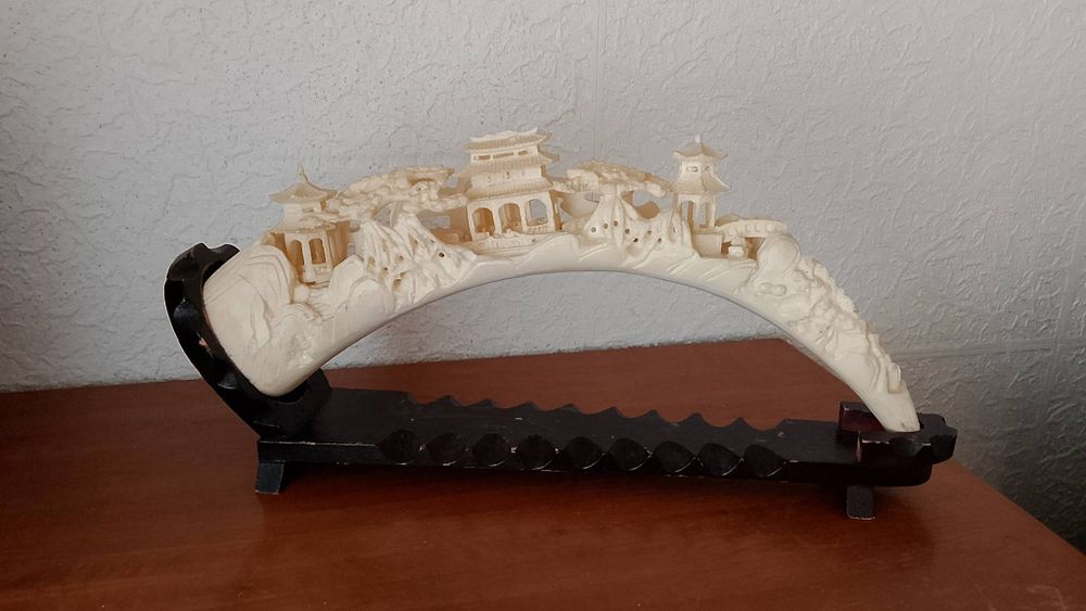 Piękna rzeźba wykonana ręcznie z detalami