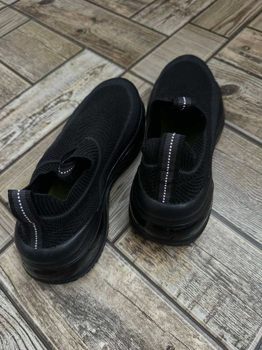 кросівки жіночі ZARA