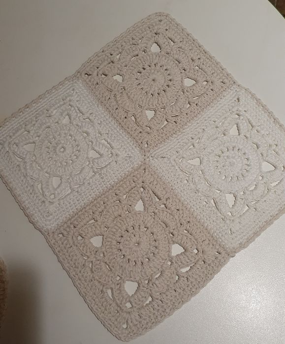 Салфетка вязаная плотная