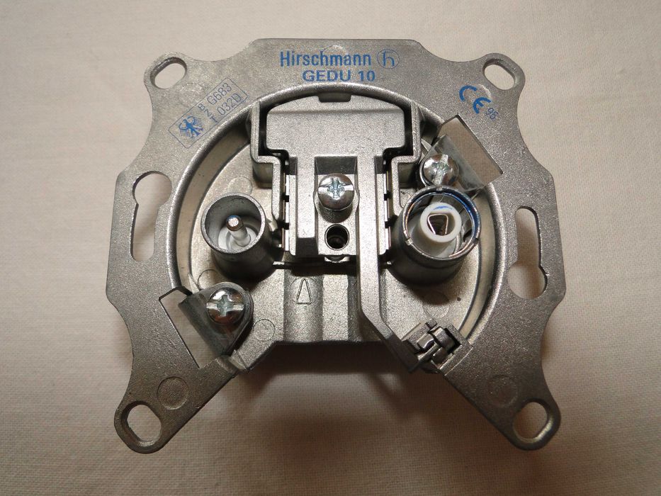 Gniazdko antenowe HIRSCHMANN GEDU 10