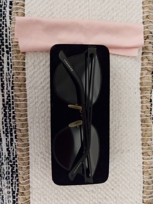 Óculos  de sol em preto