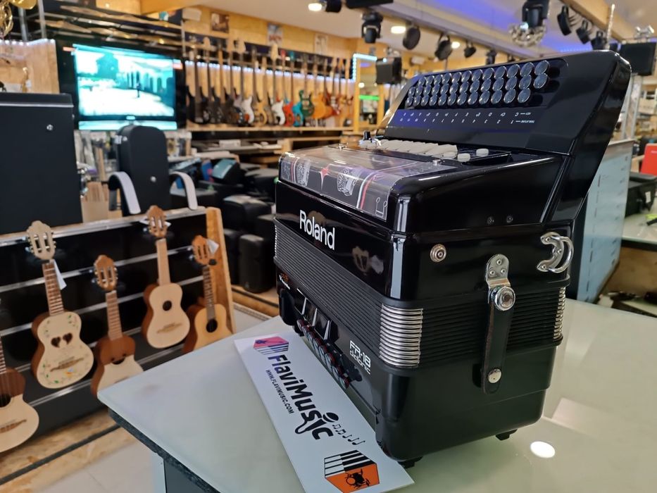 Concertina Roland FR18