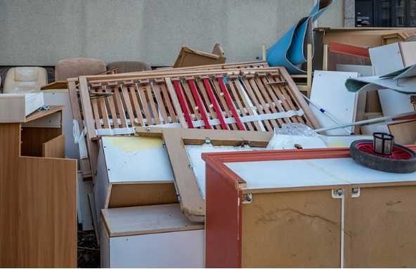 Utylizacja mebli, opróżnianie mieszkań, wywóz na wysypisko, złom