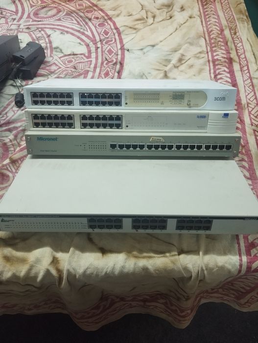 Lote de material Cisco e outro lote