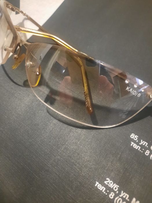 Cолнцезащитные очки Fendi и еще две пары...