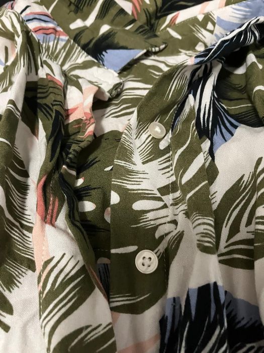 Camisas tigresa/ florida e blusa azul