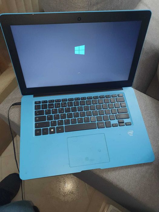 computador portatil Q8 intel atom cpu