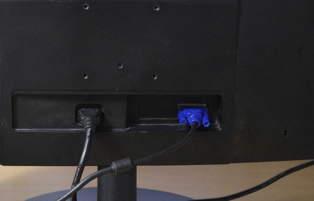 Монитор Samsung SyncMaster E2220N / 22"