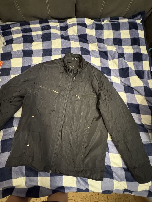 Демісезонна куртка чоловіча розмір 50-52.