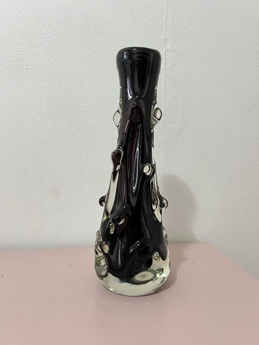 чорна ваза гутне скло