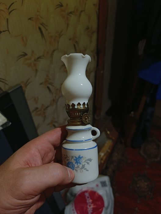 Антикварна кіросінова лампа