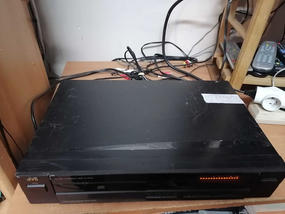 Odtwarzacz CD JVC XL-V131BK
