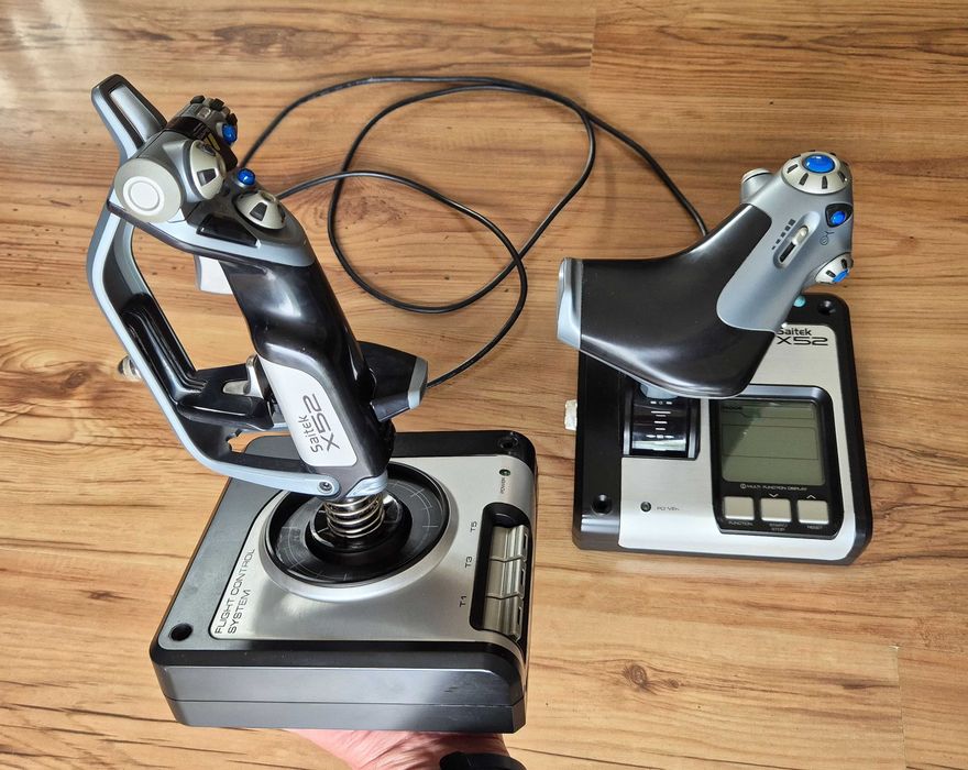 Kontroler Joystick Logitech Saitek X52 Flight Control System symulator lotu