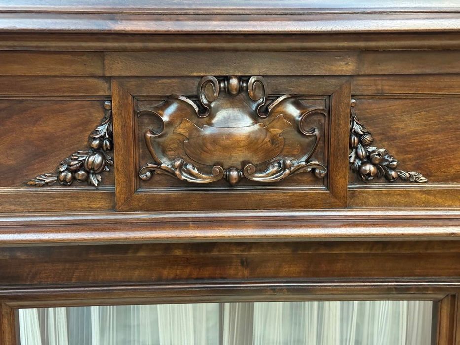 Деревʼяний Камінний портал