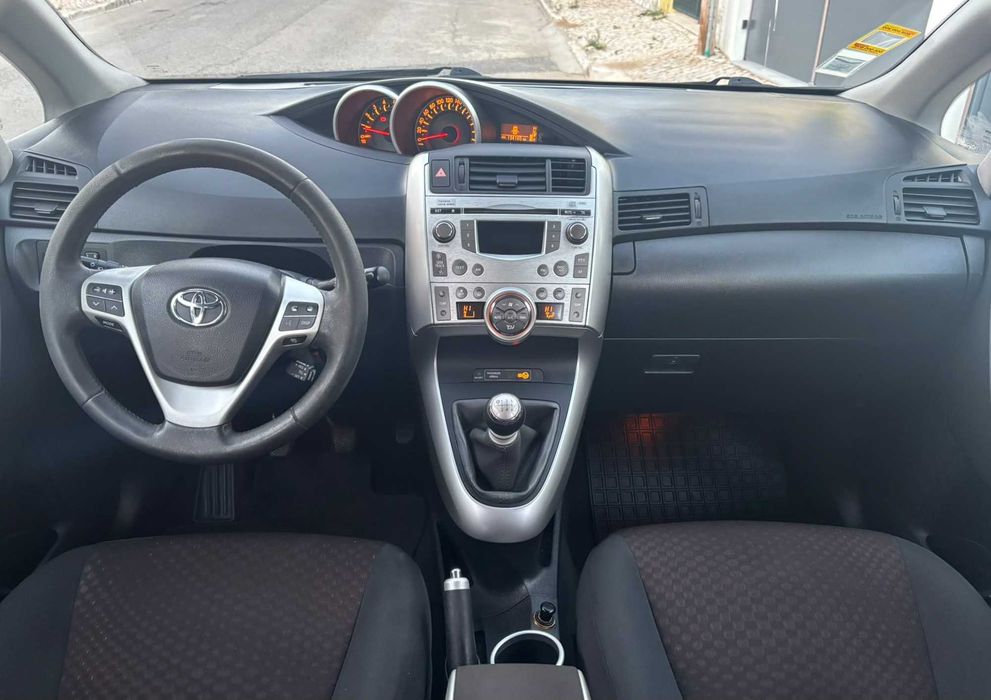 Toyta Verso 2.0D 126cv 2011