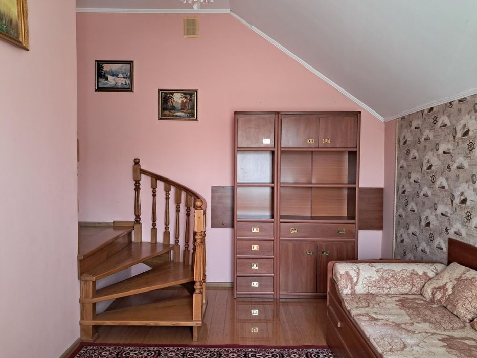 5-к,вул. Юності, Микитинці