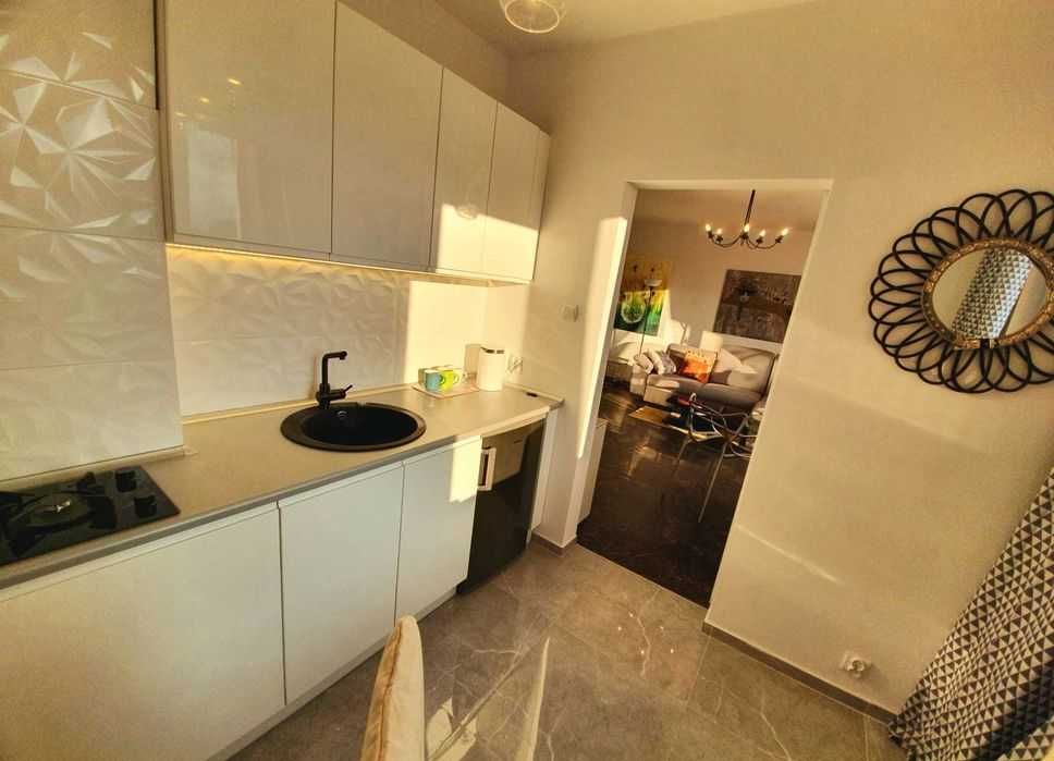 Wynajmę przytulną kawalerkę, duży balkon
