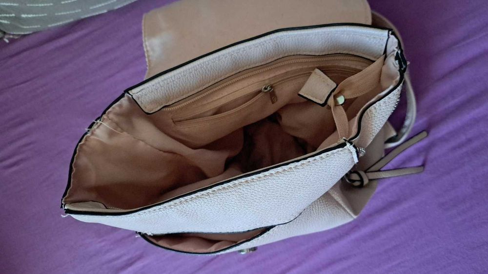 Mini różowy plecak damski. Stradivarius (Grupa INDITEX), Hiszpania.