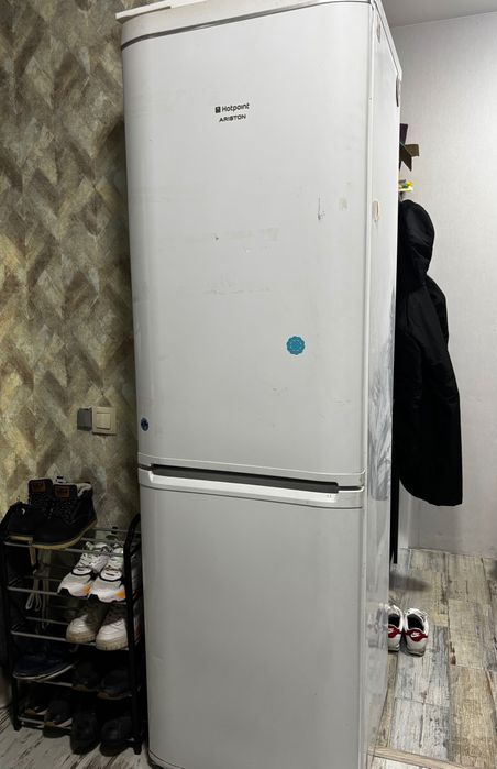 холодильник Ariston