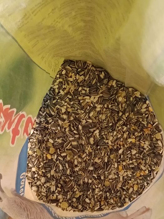 Sprzedam karmę dla dużych papug