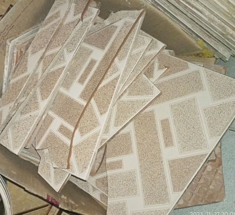 Продам плитку на пол б/у,Испанская