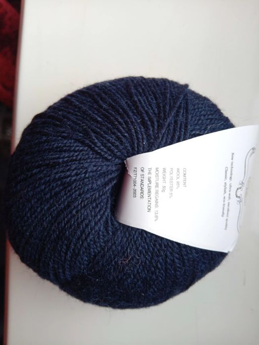 Wełna 95%ciemny granat.