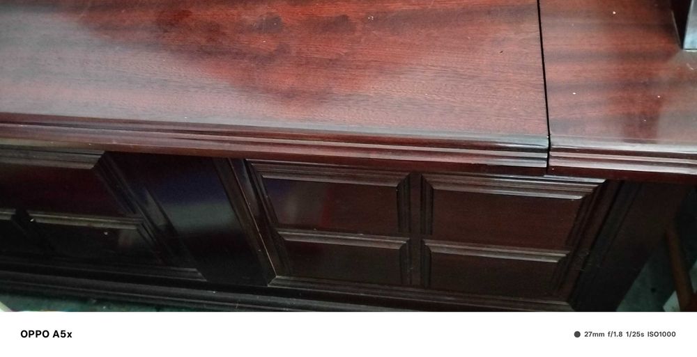 Banco arca em bom estado de conservação