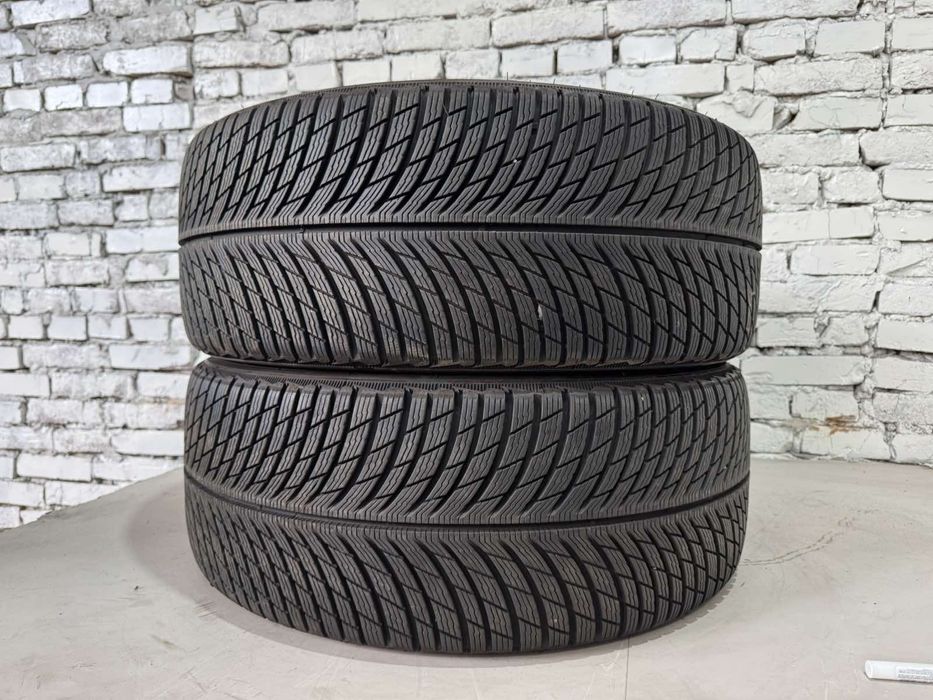 практично нові зимові шини Michelin 265/40 R22