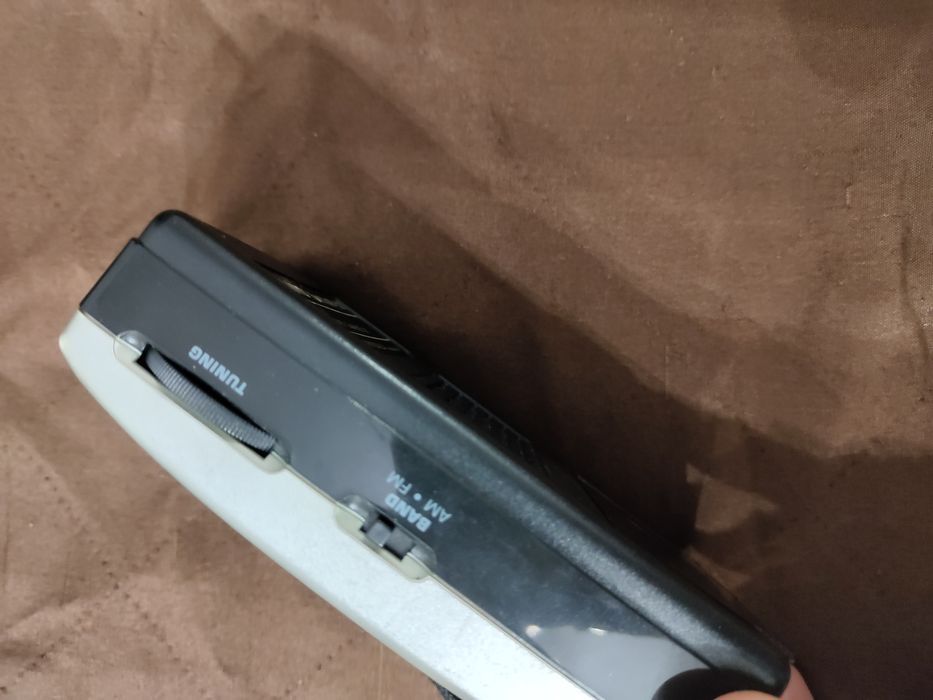 Rádio de bolso a pilhas sanyo