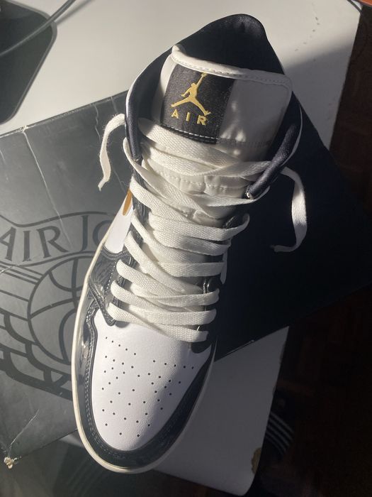 Modelo: Air Jordan 1 Mid *