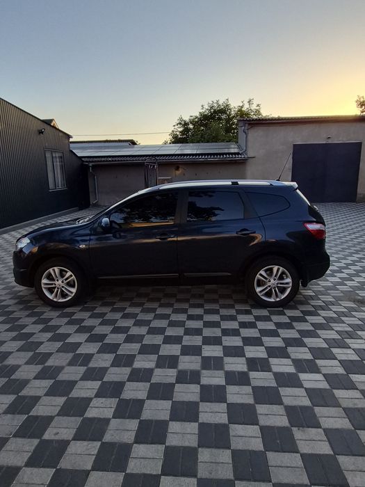 Nissan Qashqai + 2