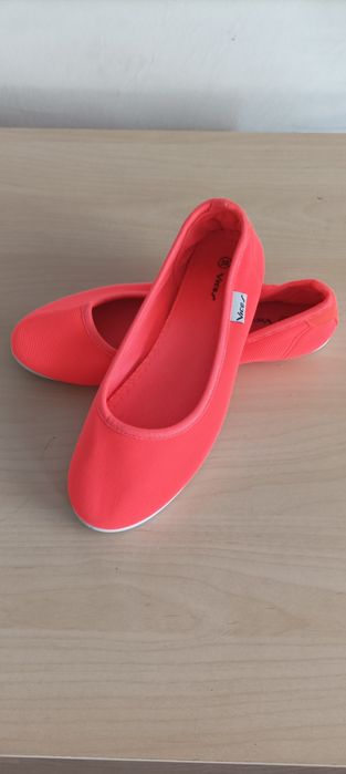 Baleriny jaskrawo-pomarańczowe