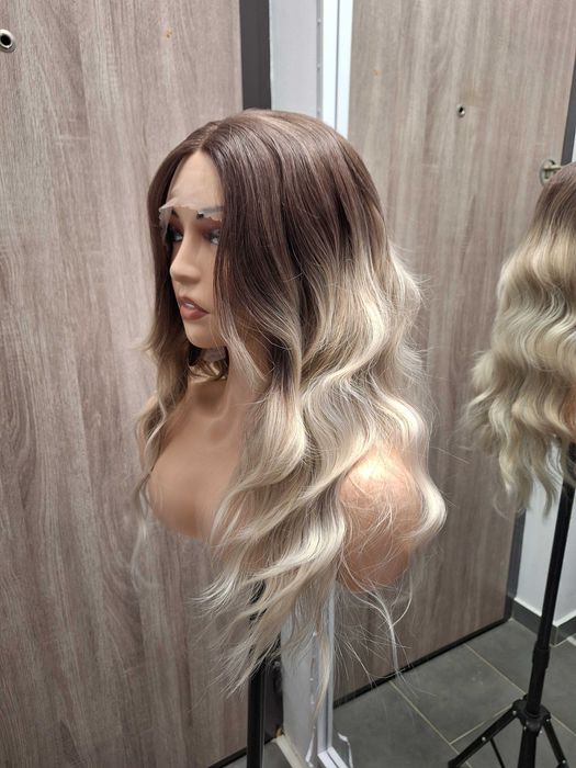 Falowana Peruka Blond Ombre Na Koronkowej Siateczce Lace Front Wig