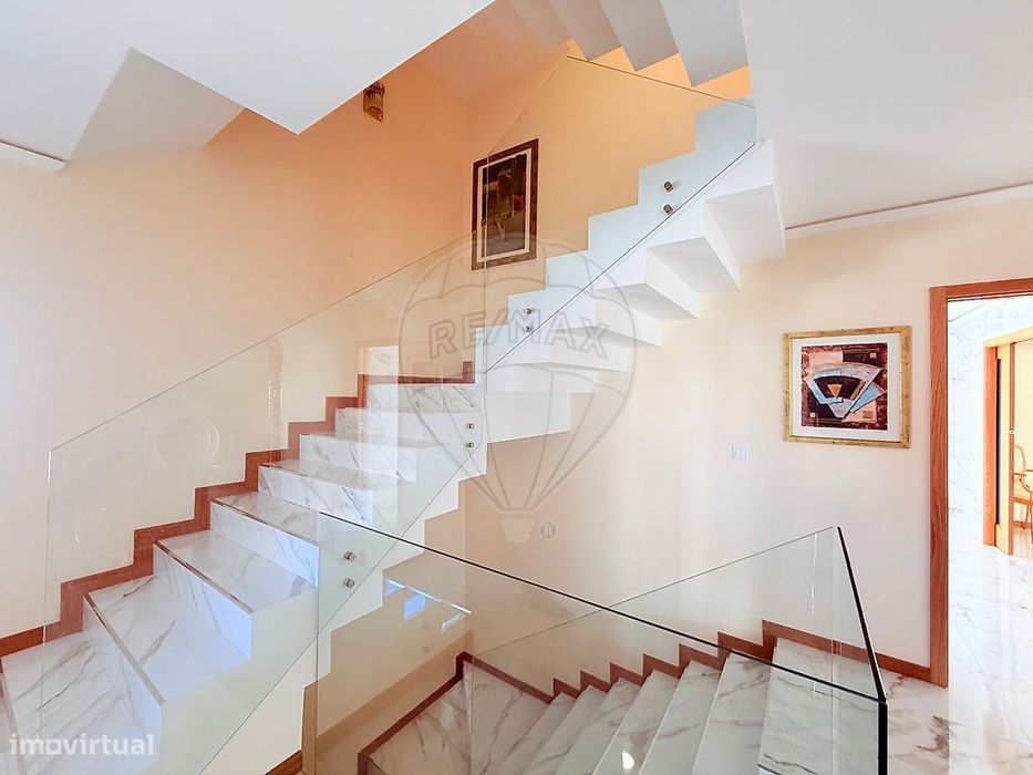 Moradia T4 para venda