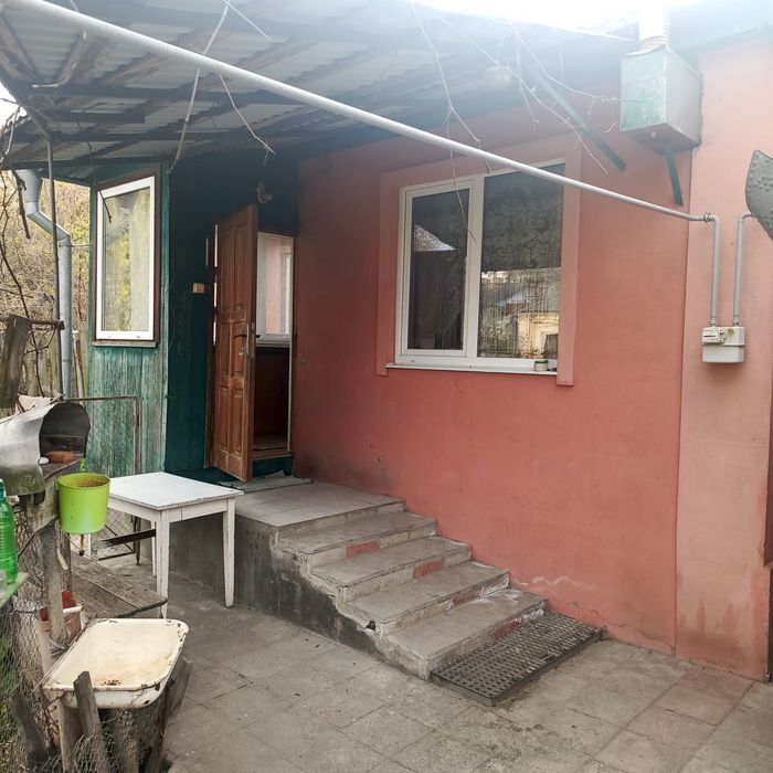 Продається будинок в центрі міста