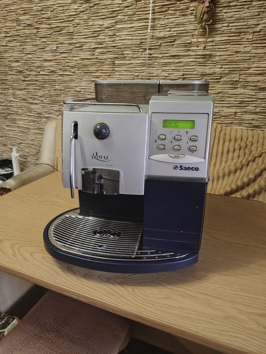 Продам кавомашиниу Saeco Royal