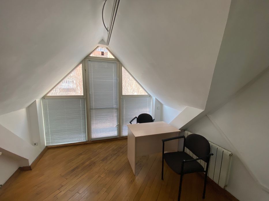 Продам Коммерческое здание в центре 1280м , с землей