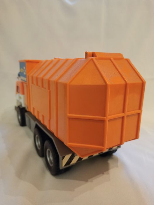 Грузовая машина Tonka оранжевого цвета, в отличном состоянии