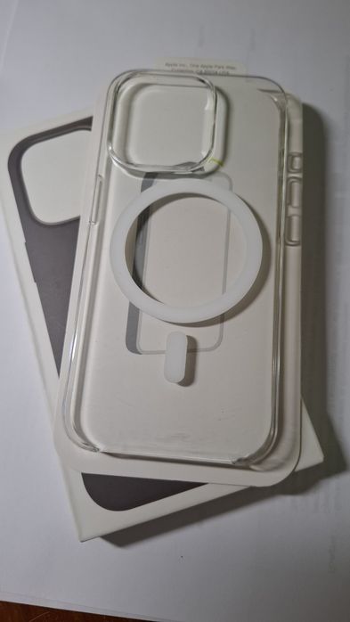 Чохол на iPhone 15 Pro Новий!