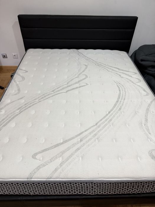 Cama casal com colchao