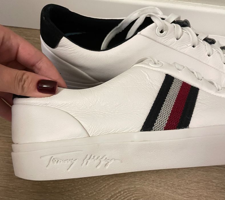 Oryginalne skórzane sneakersy Tommy Hilfiger