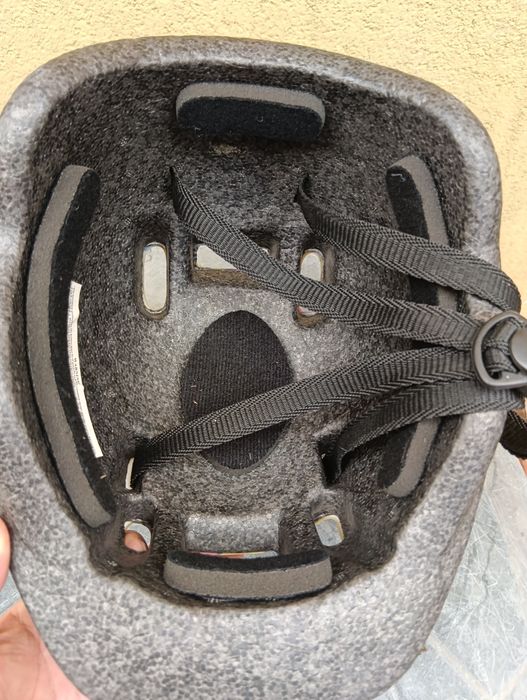 Capacete de ciclismo a 2€ cada um