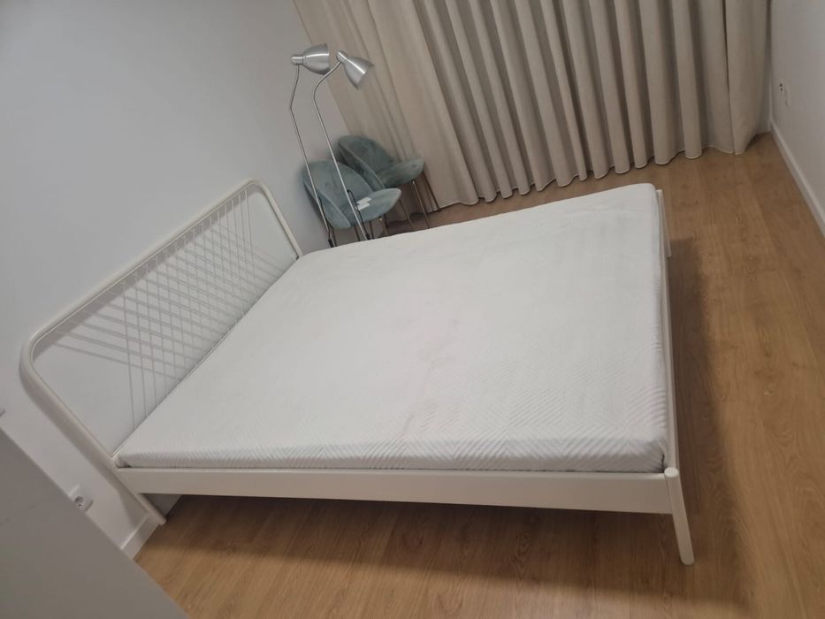 Cama de Casal mais Colchão .