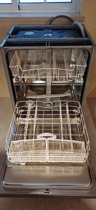 Máquina Lavar Loiça WHIRLPOOL  (Encastrar) (BAIXA DE PREÇO)