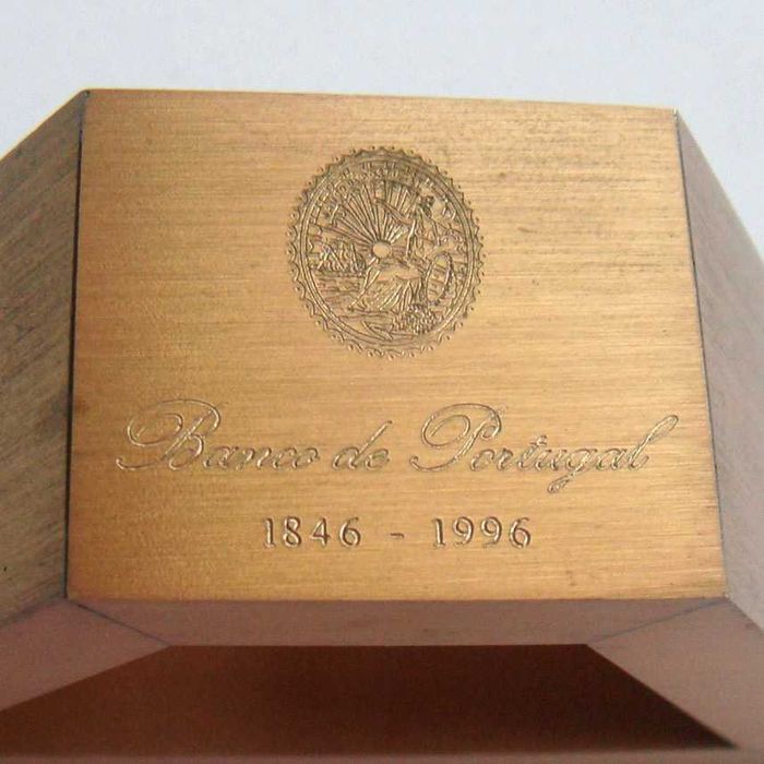 Escultura de Bronze Ábaco 150 Anos do Banco de Portugal em Estojo