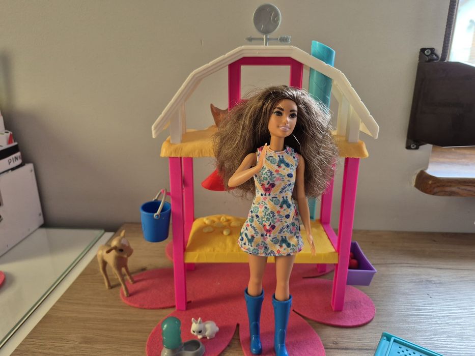 Farma radosnych kurek Barbie